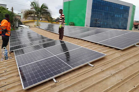 20FT 560W Mono Solar Panel in Kamerun